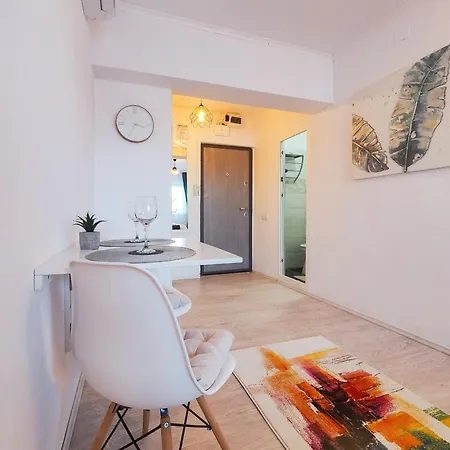- Central, Cozy & Self Check-in