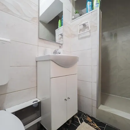 - Central, Cozy & Self Check-in Apartment Sibiu